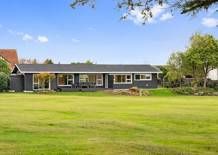 Above Par Golf Course With Hot Tub 4bd3bth Villa