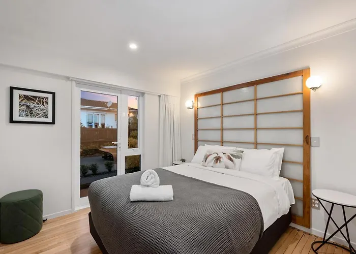 Above Par Golf Course With Hot Tub 4bd3bth * Rotorua