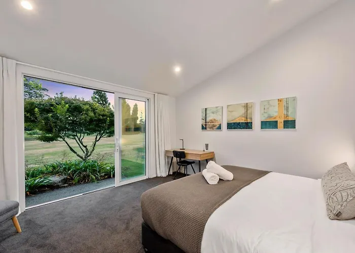 Above Par Golf Course With Hot Tub 4bd3bth Villa